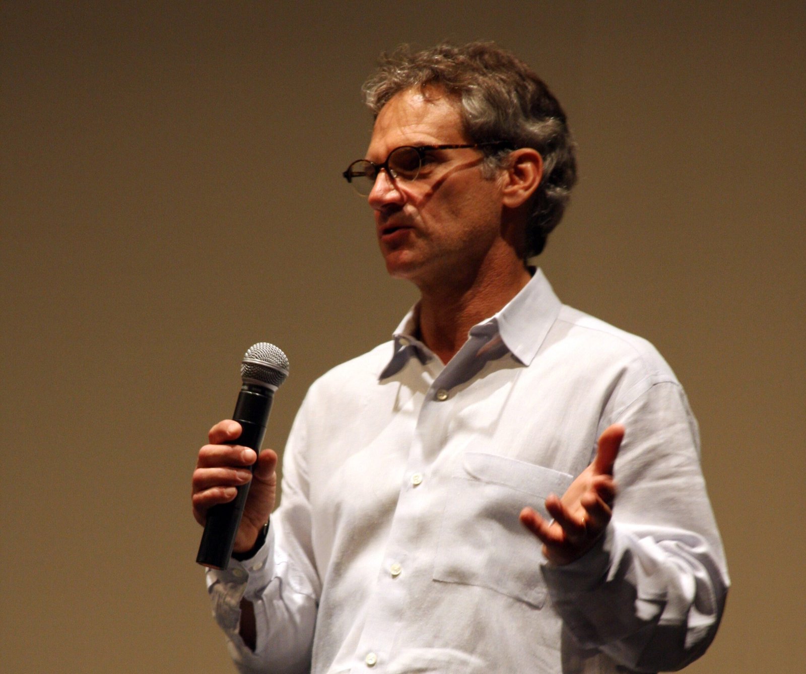 Into Thin Air by Jon Krakauer (Image Credits: Wikimedia)
