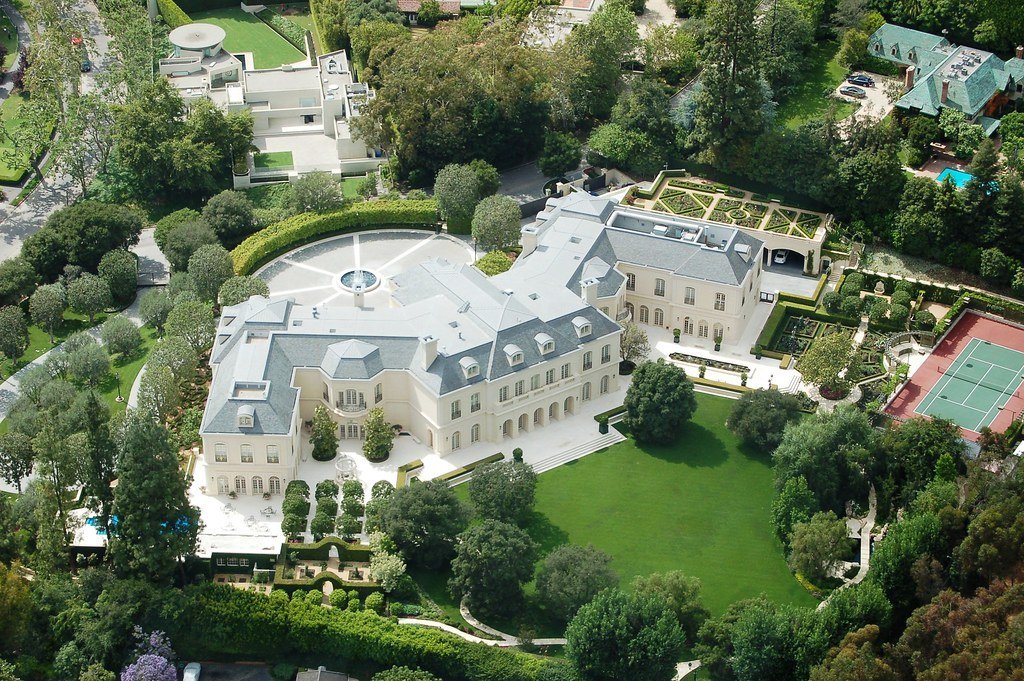Beverly Hills Gets Overshadowed by Silicon Valley Wealth (Image Credits: Flickr)