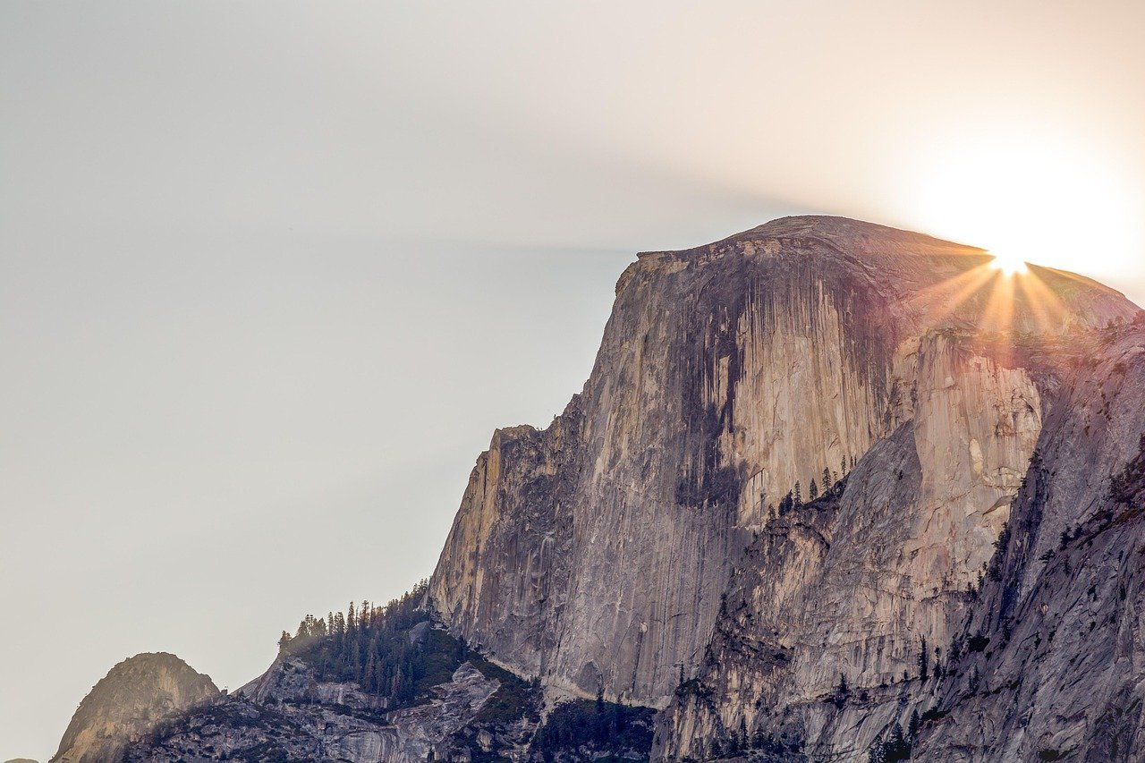 A Crack That Won't Stop Growing (Image Credits: Pixabay)