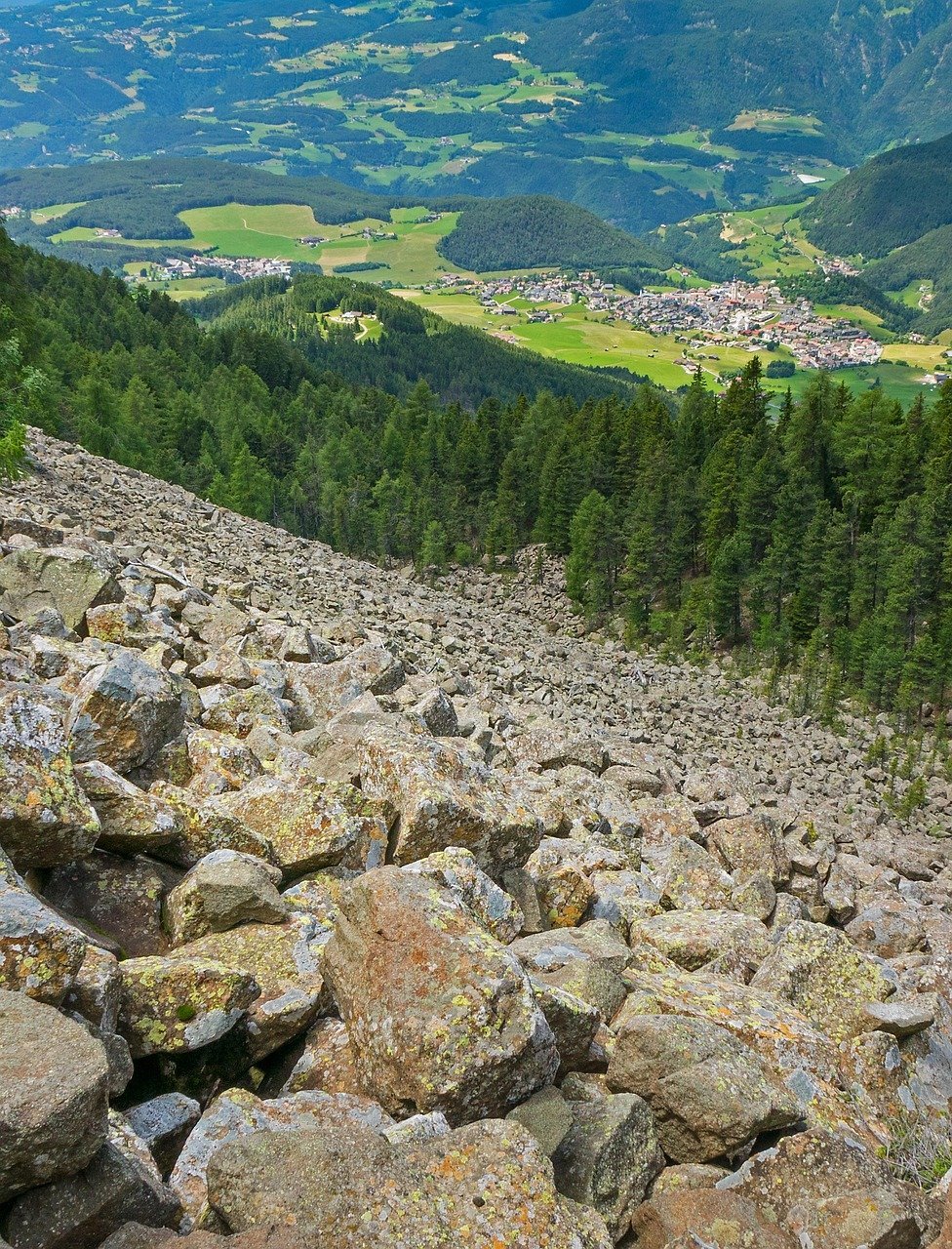Rockfalls and Climate Connections (Image Credits: Pixabay)