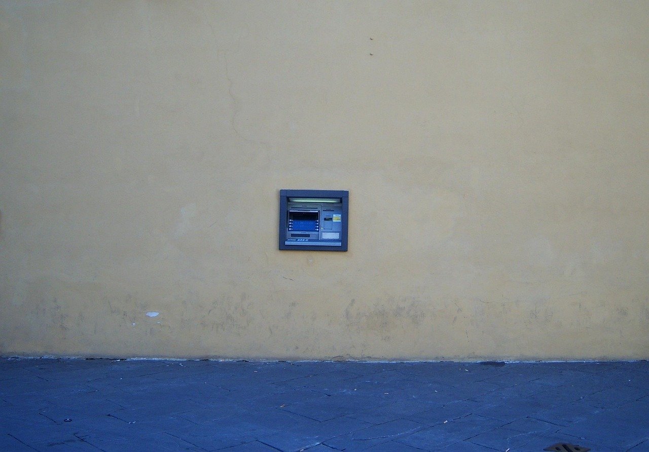 Bank Impersonation Scams Drain Accounts In Minutes (Image Credits: Pixabay)
