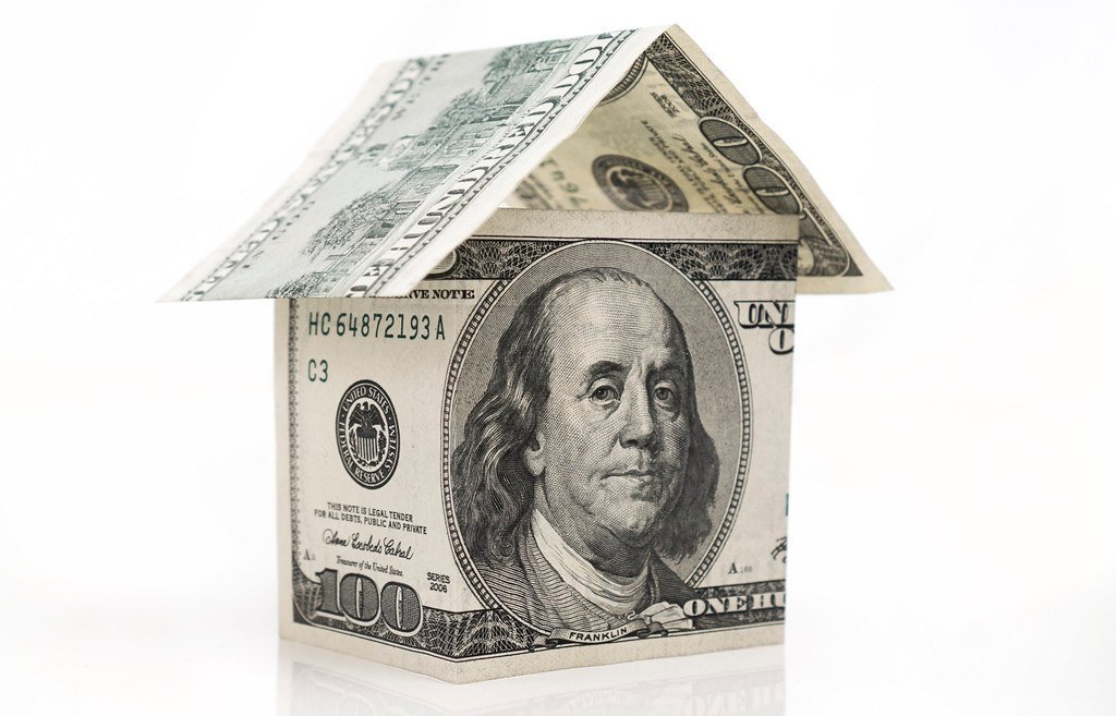 Price Reductions and Delistings Surge (Image Credits: Flickr)