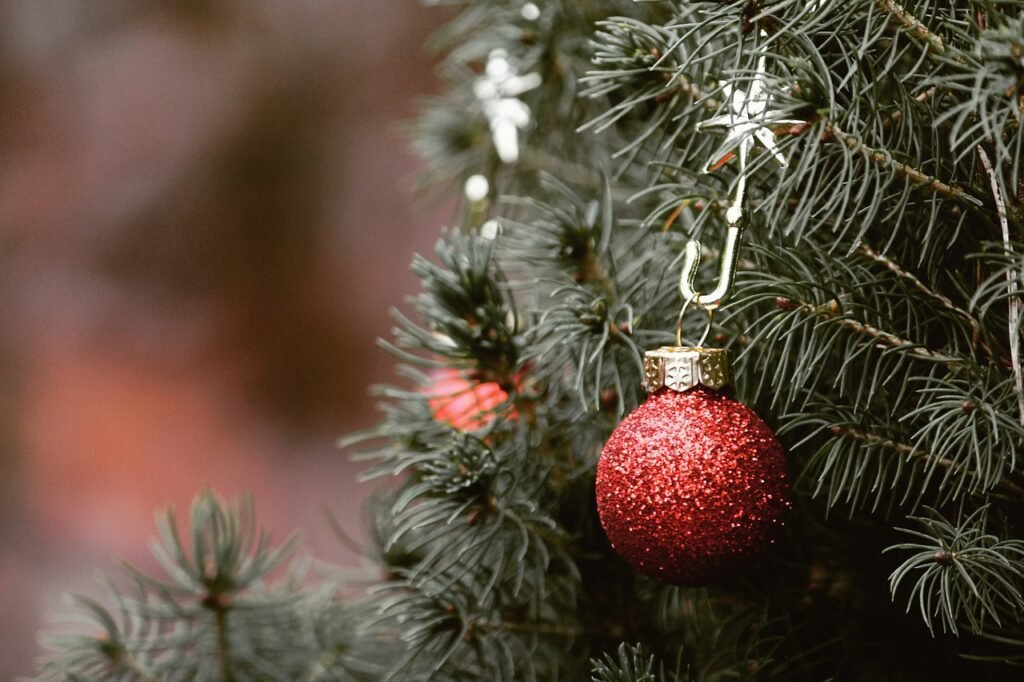 5 Timeless Ways to Infuse Christmas Morning with Magic for Children