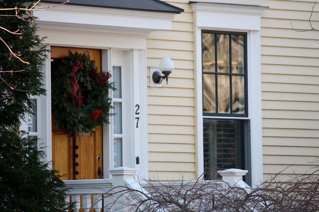 Door-to-Door Deception (Image Credits: Flickr)