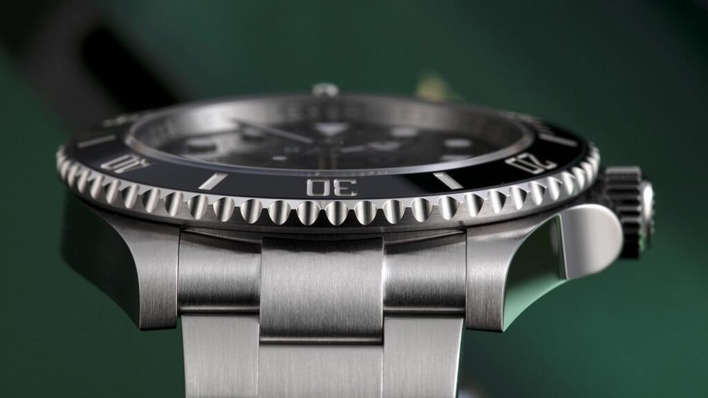 Brazen Machete-Wielding Gang Raids Knightsbridge Rolex Boutique in Broad Daylight Heist