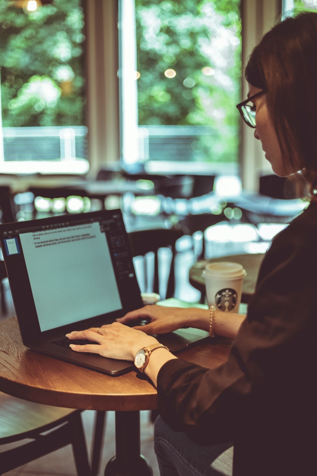 Intel's Microprocessor Turned Computers Into Everyday Tools (Image Credits: Unsplash)