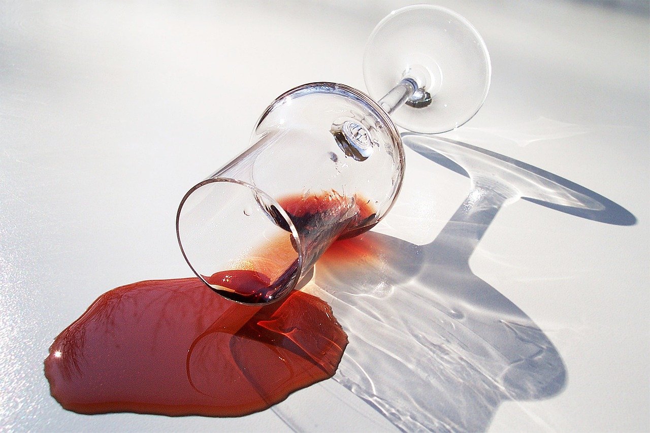 How to Get Red Wine Out of Clothes: What Actually Worked When I Ruined My Favorite White Shirt