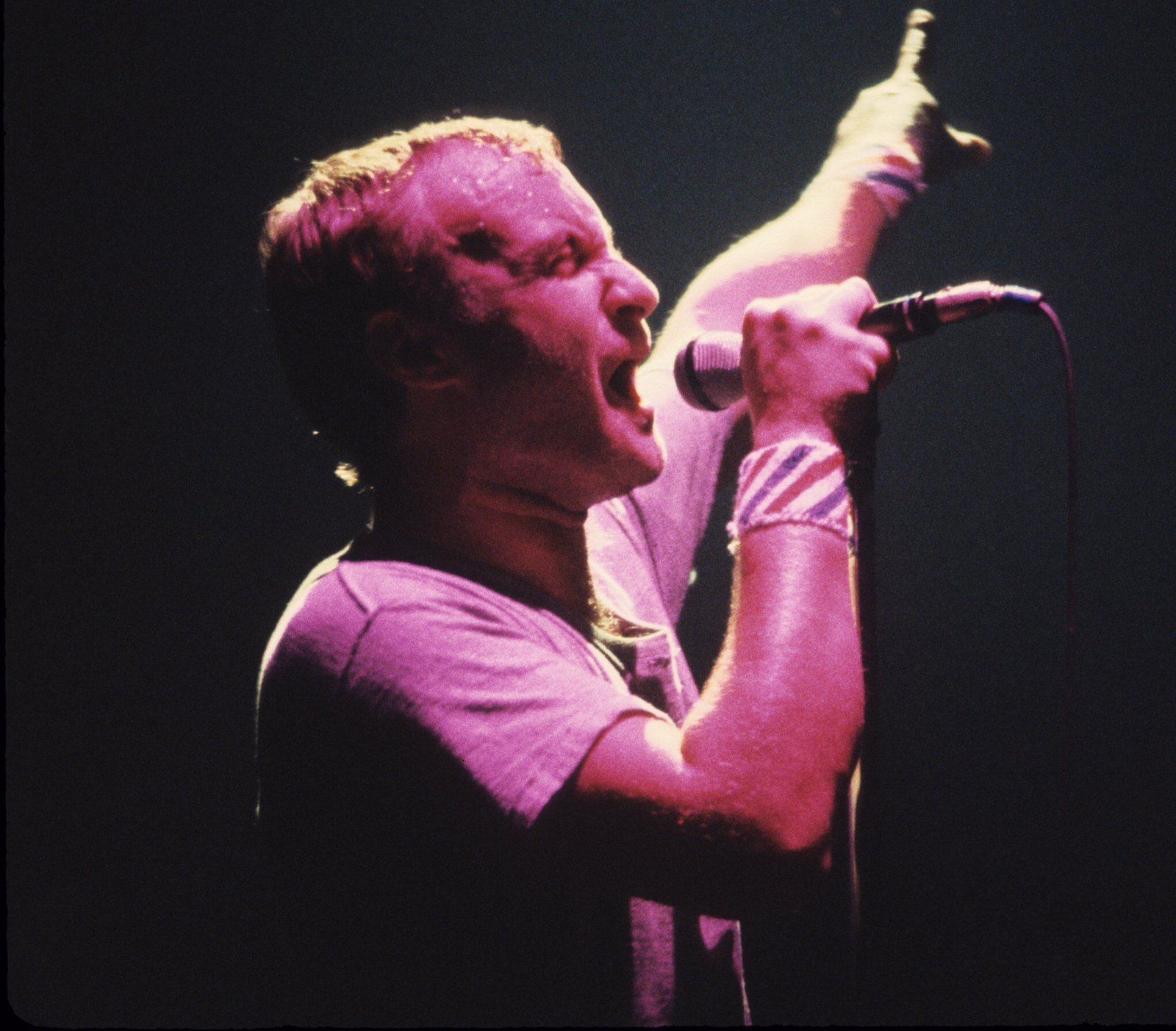 22. Live Aid's Phil Collins Crosses the Atlantic in a Single Day (Image Credits: Wikimedia)