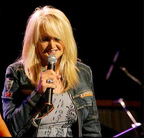 3. "Total Eclipse of the Heart" - Bonnie Tyler (By original foto: Manusinger, cropped by Bojars, Public domain)