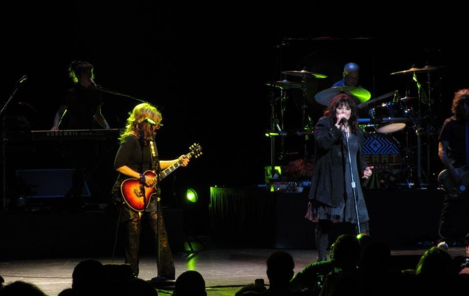 7. "Alone" - Heart (By Mick man34 at English Wikipedia, CC BY-SA 3.0)