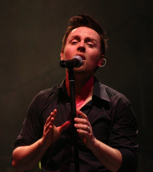 5. Savage Garden - "Truly Madly Deeply" (1997) (By Maggz Appleton, CC BY-SA 3.0)