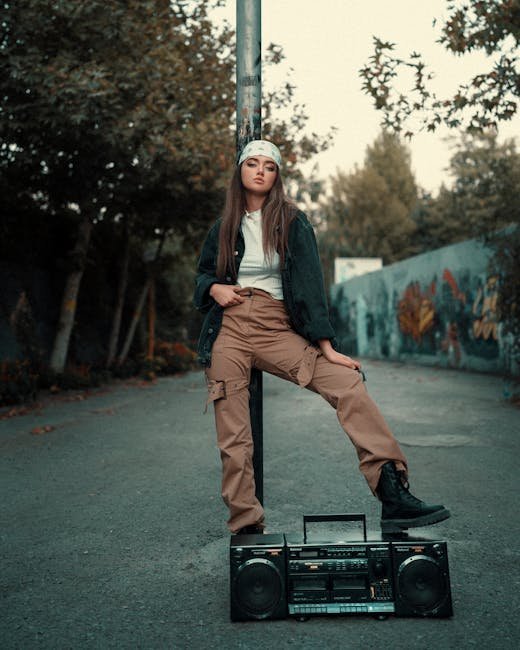 6. Cargo Pants: Utility Becomes Fashion Currency (Image Credits: Pexels)