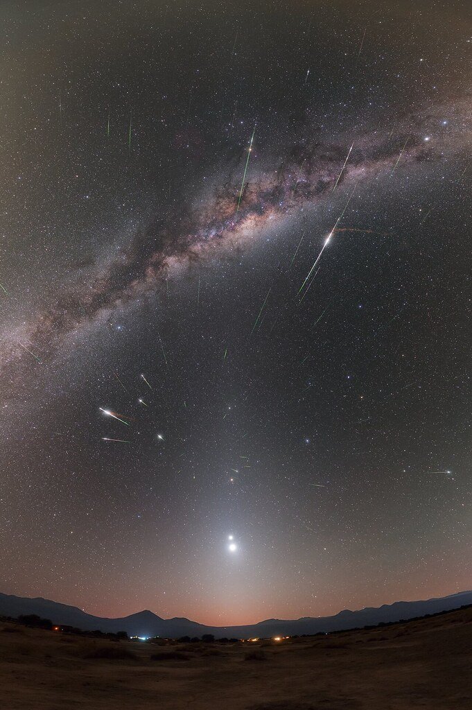 Mark Twain and Halley's Comet: Born and Died Together (European Southern Observatory, Flickr, CC BY 2.0)