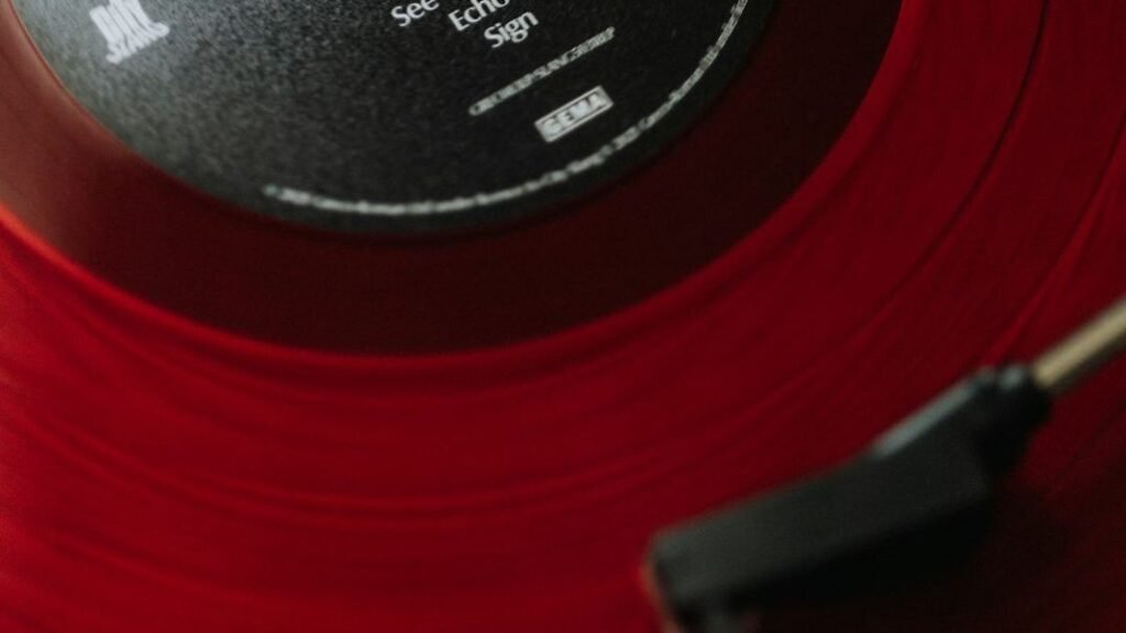7 Reasons Why Vinyl Records Are Making a Massive Comeback