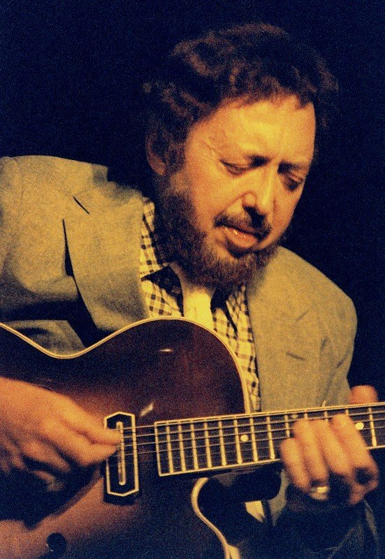 Charlie Christian: Pioneering the Electric Jazz Guitar (Barney Kessel, CC BY-SA 2.0)