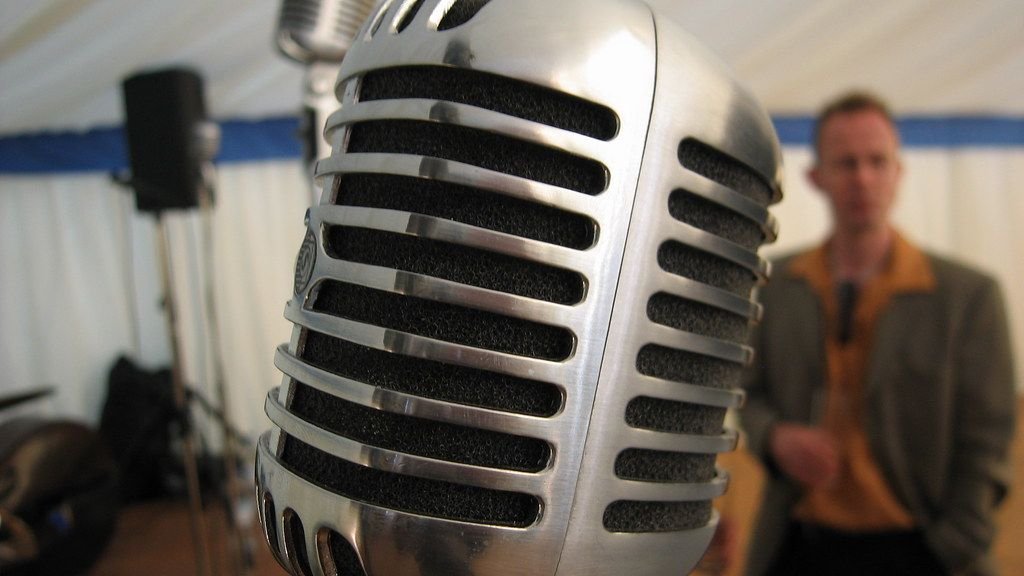 10 Unforgettable Opening Lines from Classic Songs