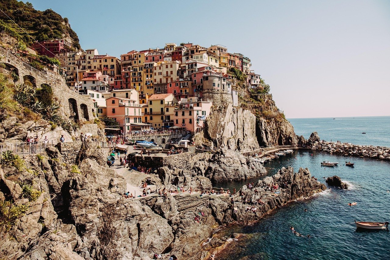 The Athenian Riviera, Greece: A Glamorous Coastline Almost Forgotten (Image Credits: Pixabay)