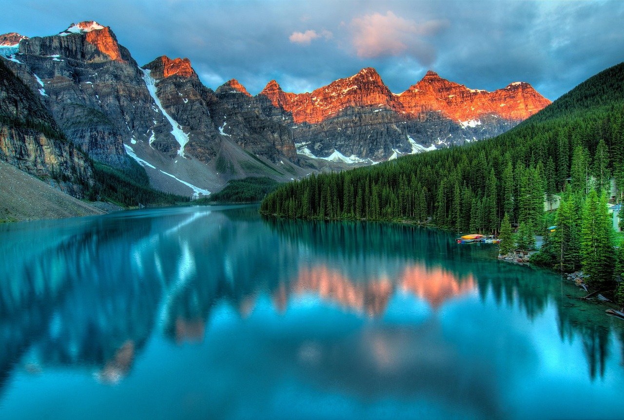Lake Louise (Image Credits: Pixabay)
