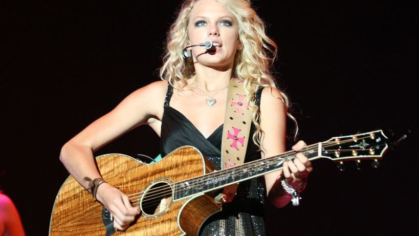 15 Record-Breaking Songs That Redefined the Music Industry