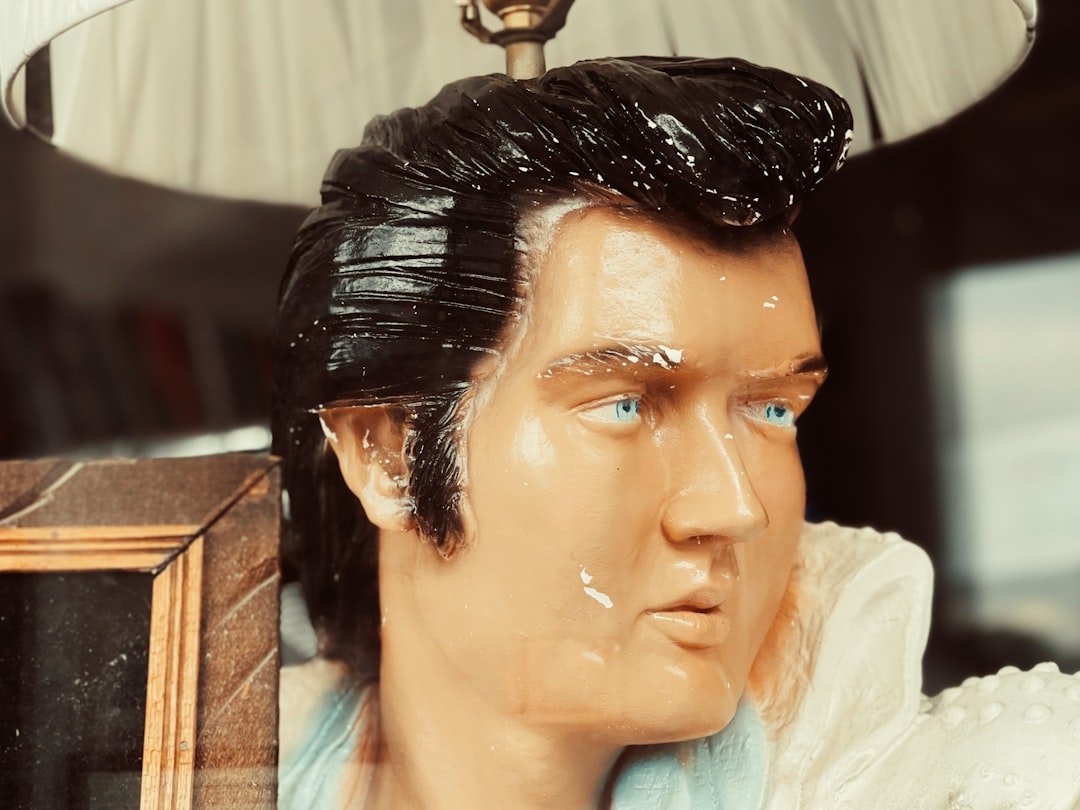 3. Elvis Presley Was Naturally Blond (Image Credits: Unsplash)