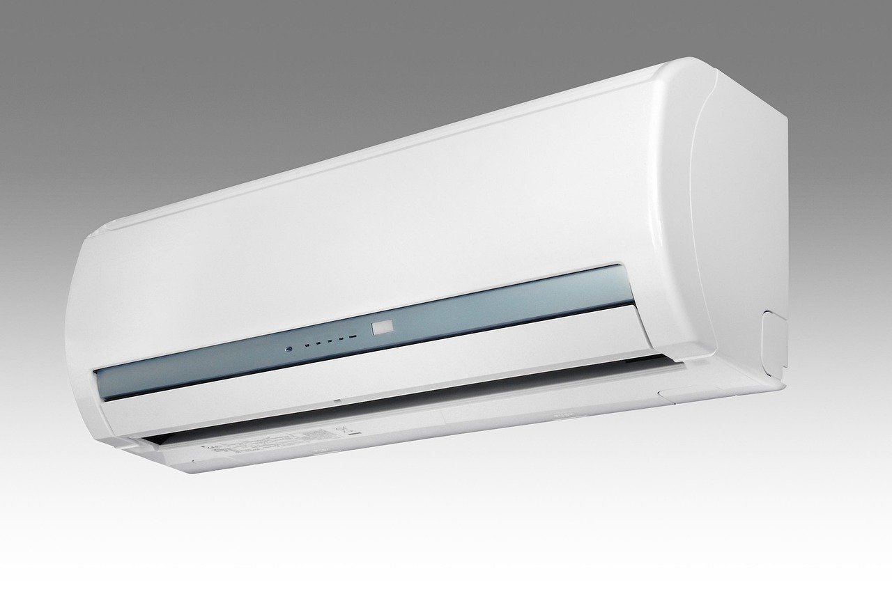 Blasting Air Conditioning Year-Round (Image Credits: Pixabay)