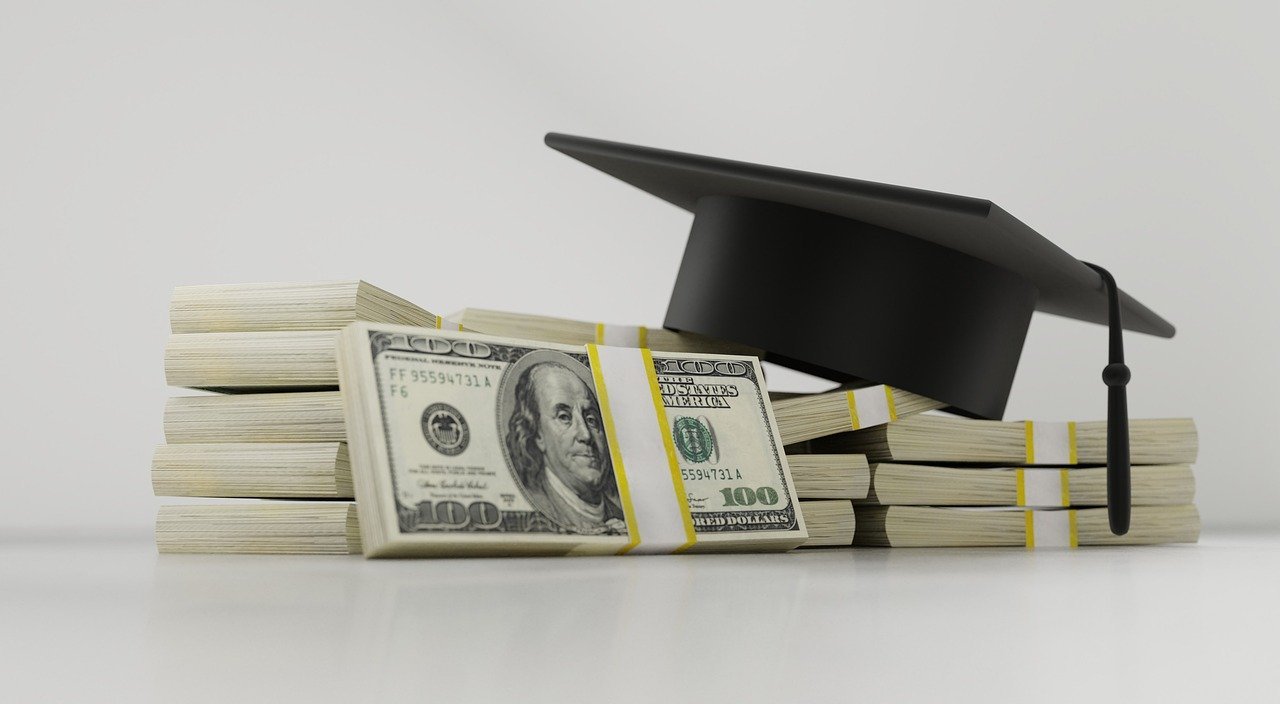 Heavy Student Loan Burdens (Image Credits: Pixabay)