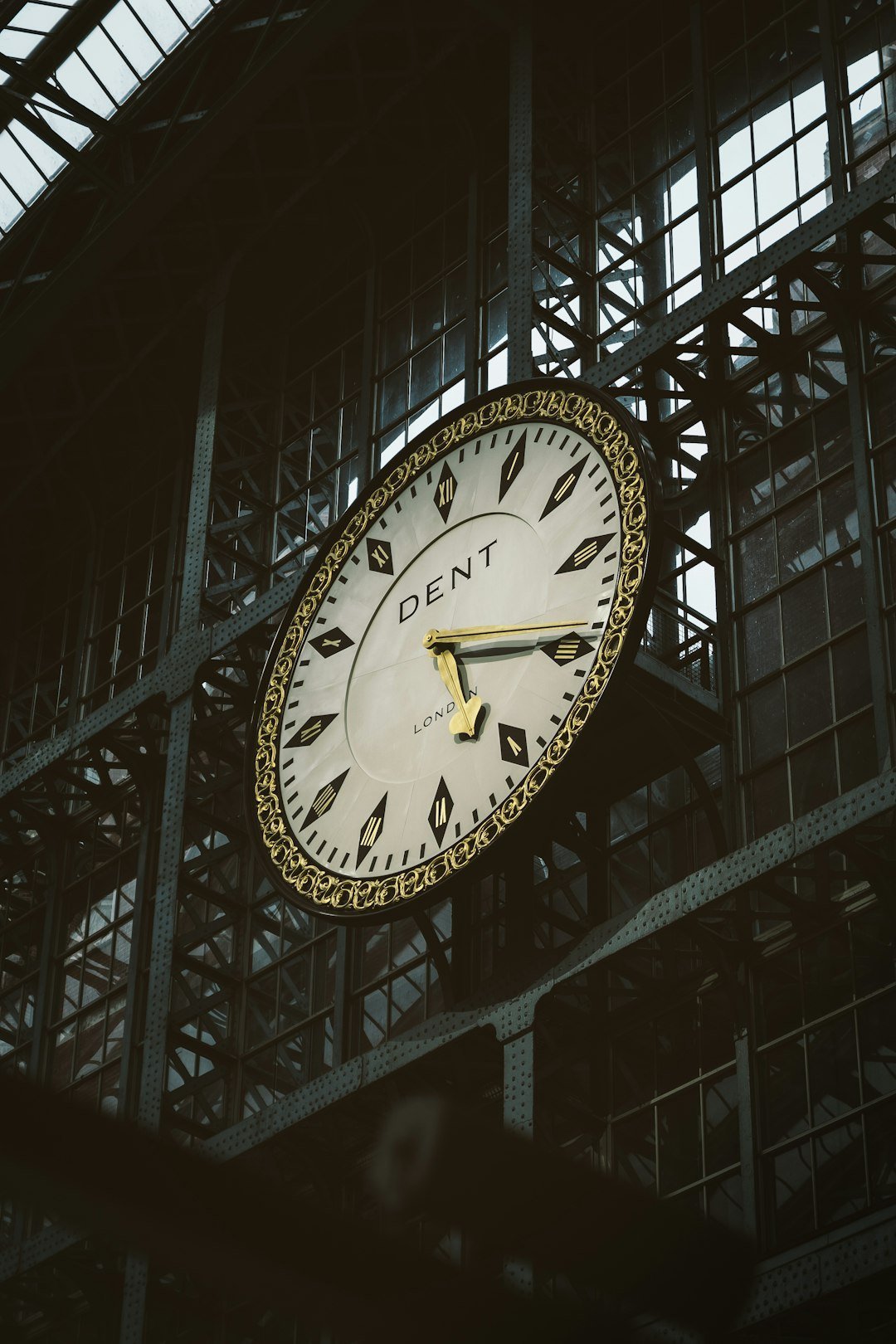 4. Show Up Late to Anything (Image Credits: Unsplash)