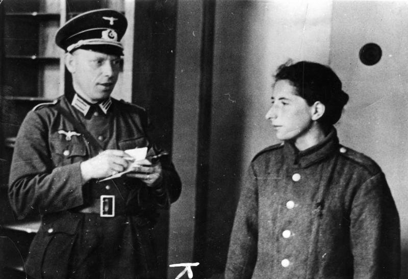Wanda Gertz: Fighter, Commander, Saboteur (This image was provided to Wikimedia Commons by the German Federal Archive (Deutsches Bundesarchiv) as part of a cooperation project. The German Federal Archive guarantees an authentic representation only using the originals (negative and/or positive), resp. the digitalization of the originals as provided by the Digital Image Archive., CC BY-SA 3.0 de)