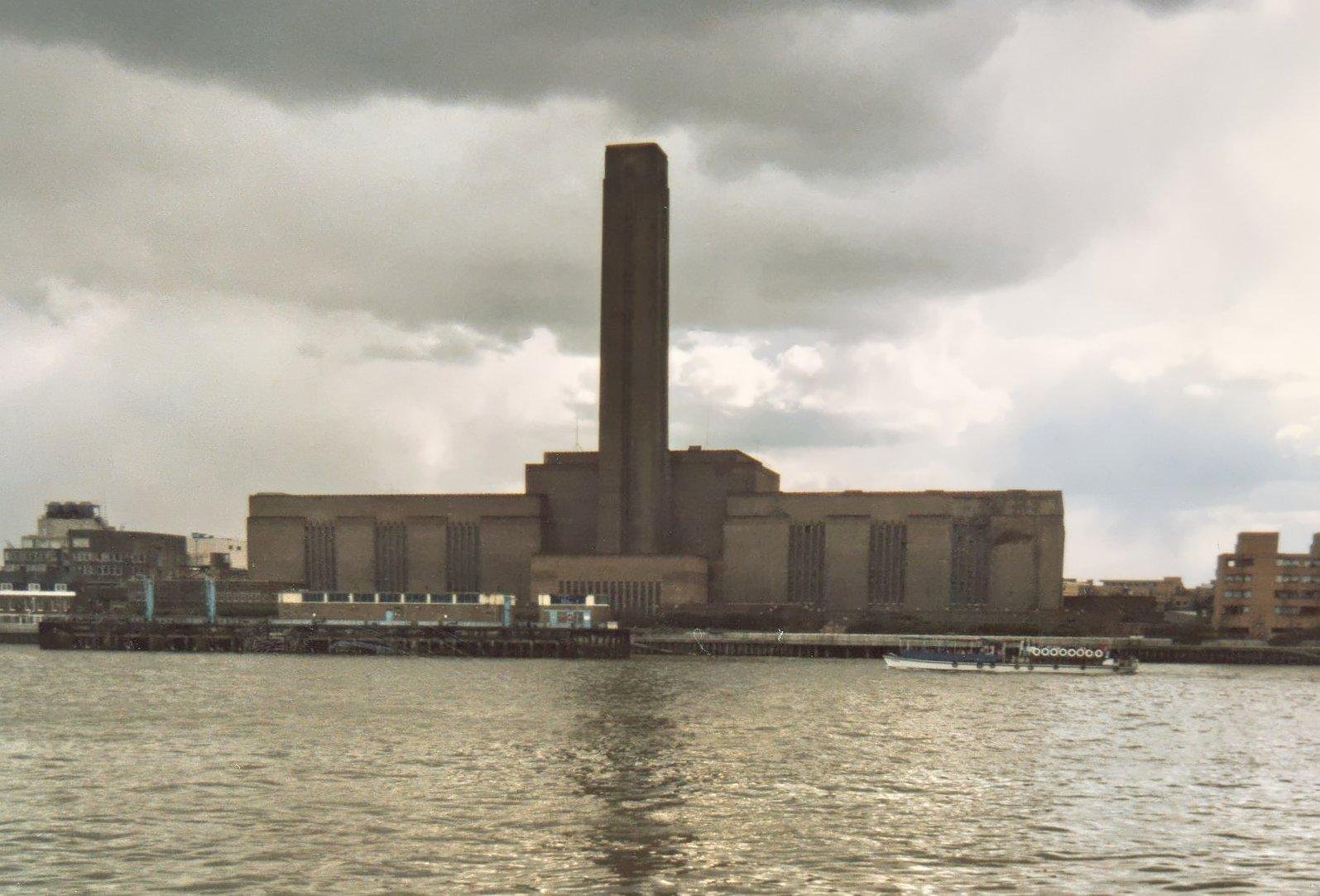 6. Tate Modern, London, United Kingdom (By Cjc13, CC BY-SA 3.0)