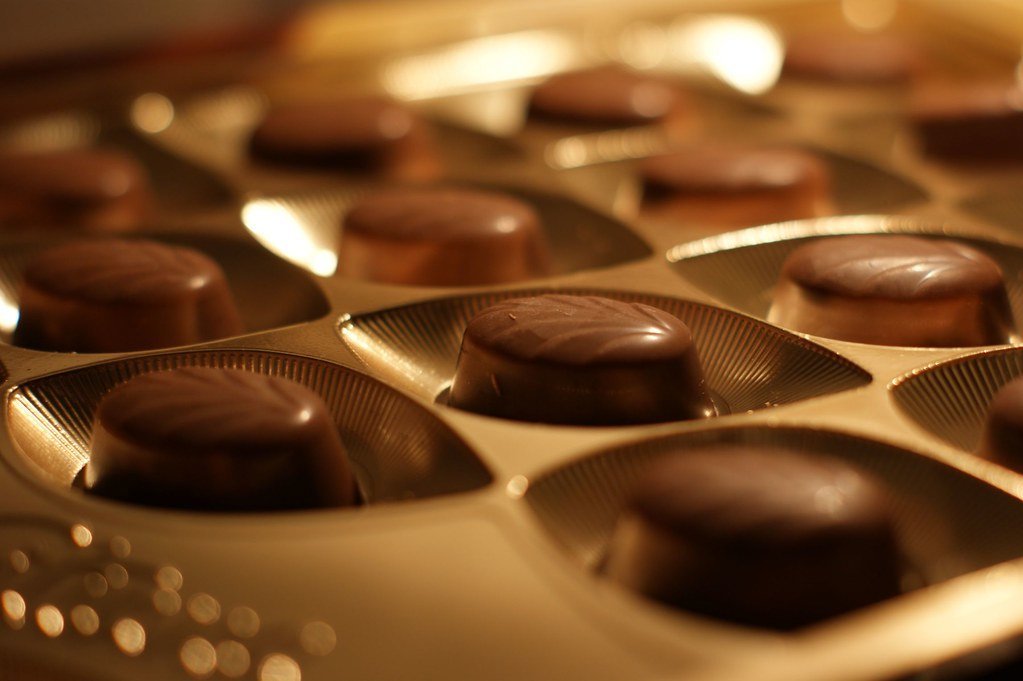 "Life Is Like a Box of Chocolates" - Forrest Gump (1994) (Sonia Belviso, Flickr, CC BY 2.0)