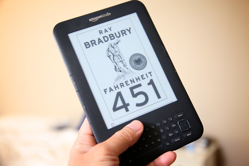 Fahrenheit 451 by Ray Bradbury - Fire That Means Something (Richard Unten, Flickr, CC BY 2.0)