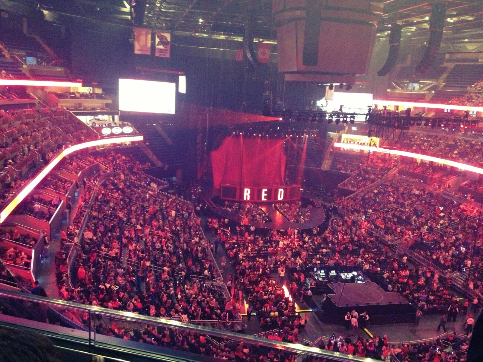 13. The Eras Tour's Economic Impact Exceeded $10 Billion in the United States Alone (Taylor Swift Concert, CC BY-SA 2.0)