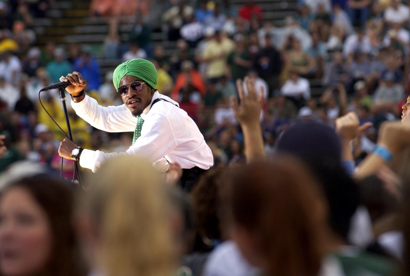 Hey Ya! - OutKast (2003) (Outkast, CC BY 2.0)