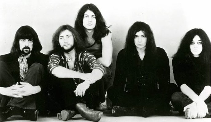 Smoke on the Water by Deep Purple (1972) (item
photo front

back, Public domain)