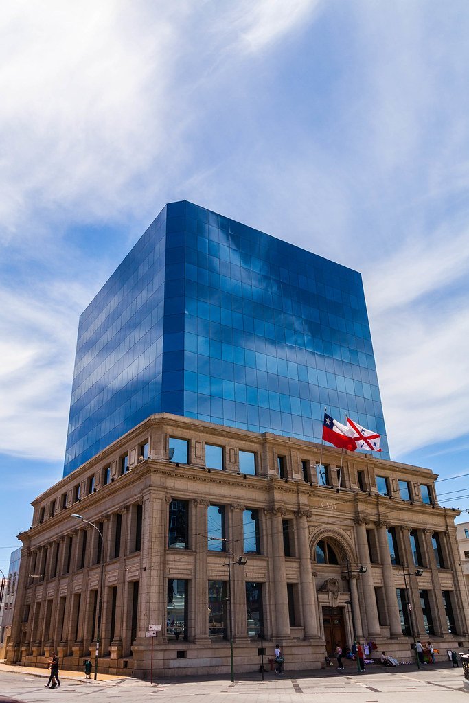 CSAV Headquarters in Valparaíso, Chile (Phase Locked Loop, Flickr, CC BY-SA 2.0)