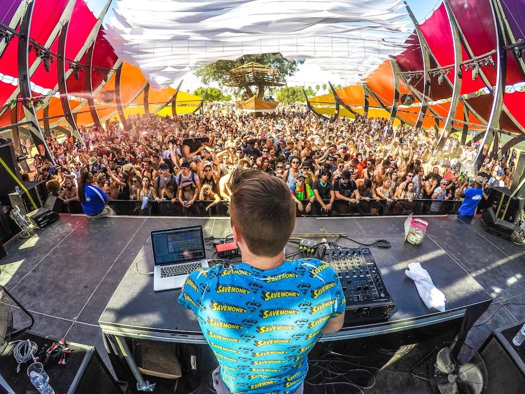 Coachella - Desert Sun, Celebrity Culture, and Art (Image Credits: Unsplash)