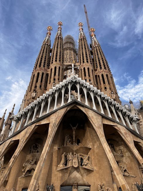 2. La Sagrada Família, Barcelona - A Church That Refuses to Be Finished (Image Credits: Pexels)