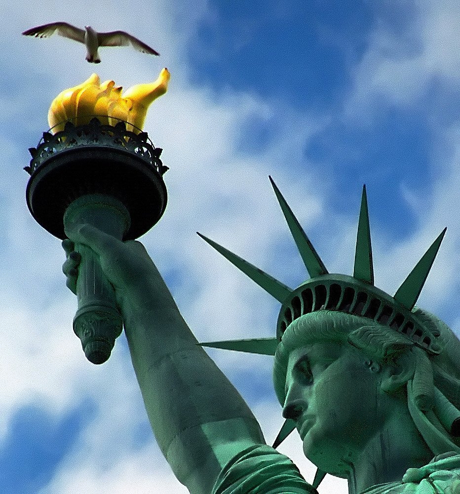 The Statue of Liberty, New York - The Torch That Got Blown Up (David Paul Ohmer, Flickr, CC BY 2.0)