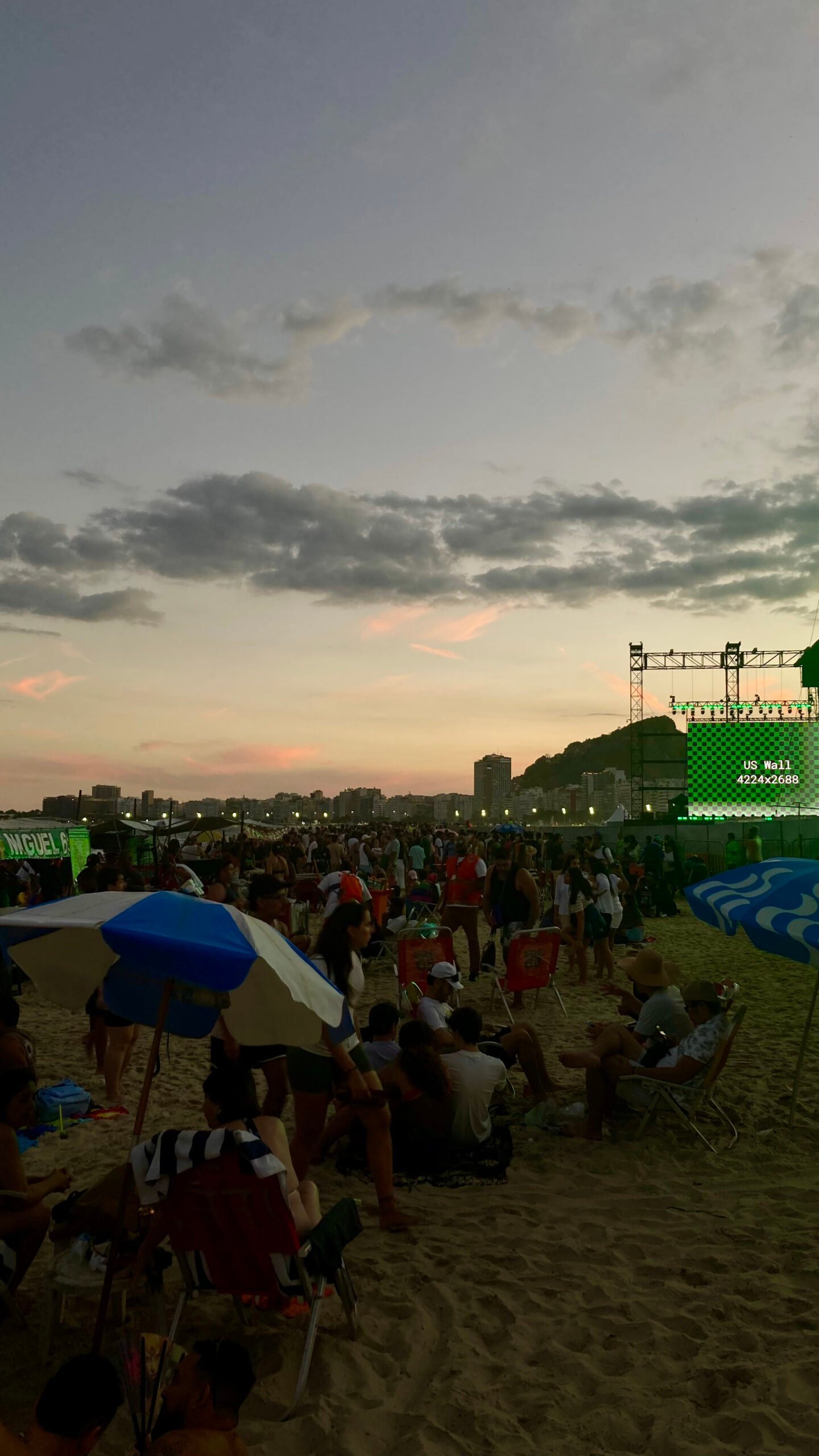 Jorge Ben Jor at Copacabana Beach, Rio de Janeiro (1993): The Record Before the Record (By CHr0m4tiko0, CC BY-SA 4.0)