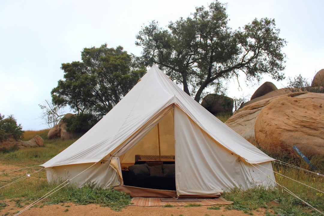 GlampKnox Canvas Campground in Mascot, Tennessee (Image Credits: Unsplash)
