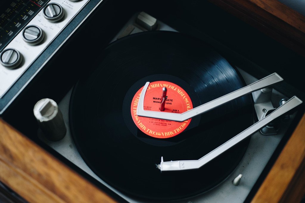Marvin Gaye & Tammi Terrell – Ain’t No Mountain High Enough (Dane Van, Flickr, CC BY 2.0)