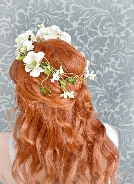 5. Flower Crowns: The Most Recognizable Festival Accessory Ever Made (Bellafaye Garden, Flickr, CC BY 2.0)