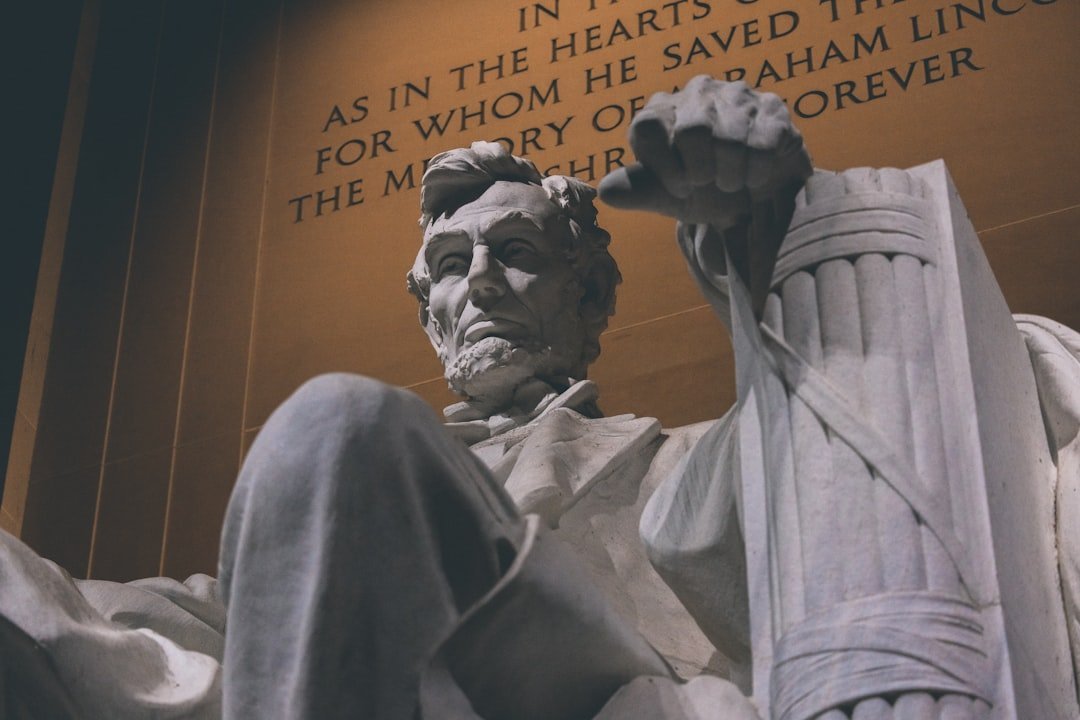 The Lincoln Memorial: Hidden Initials and a Misspelled Word (Image Credits: Unsplash)