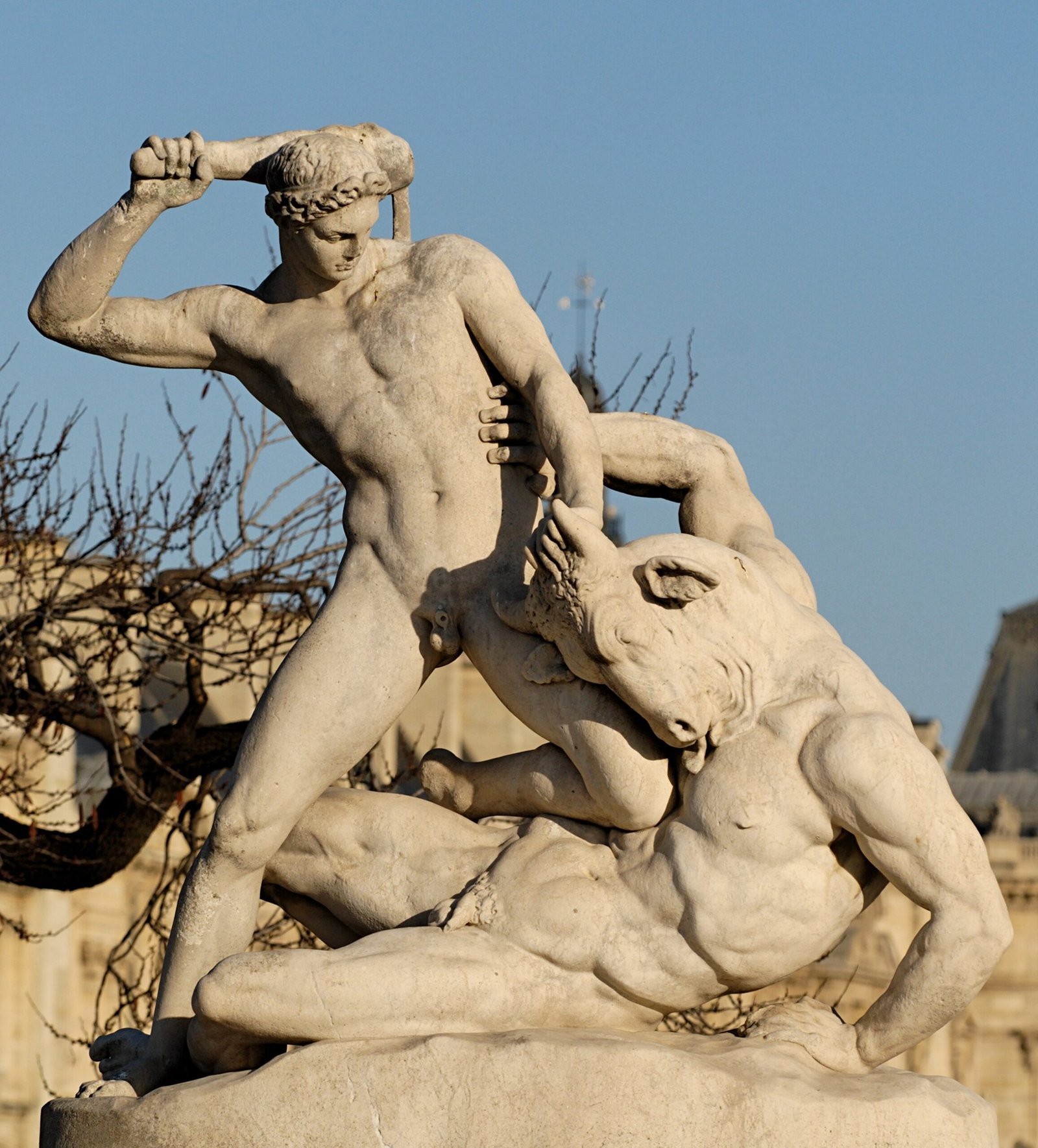Minotaur's Labyrinth and God of War (Self-photographed, Public domain)