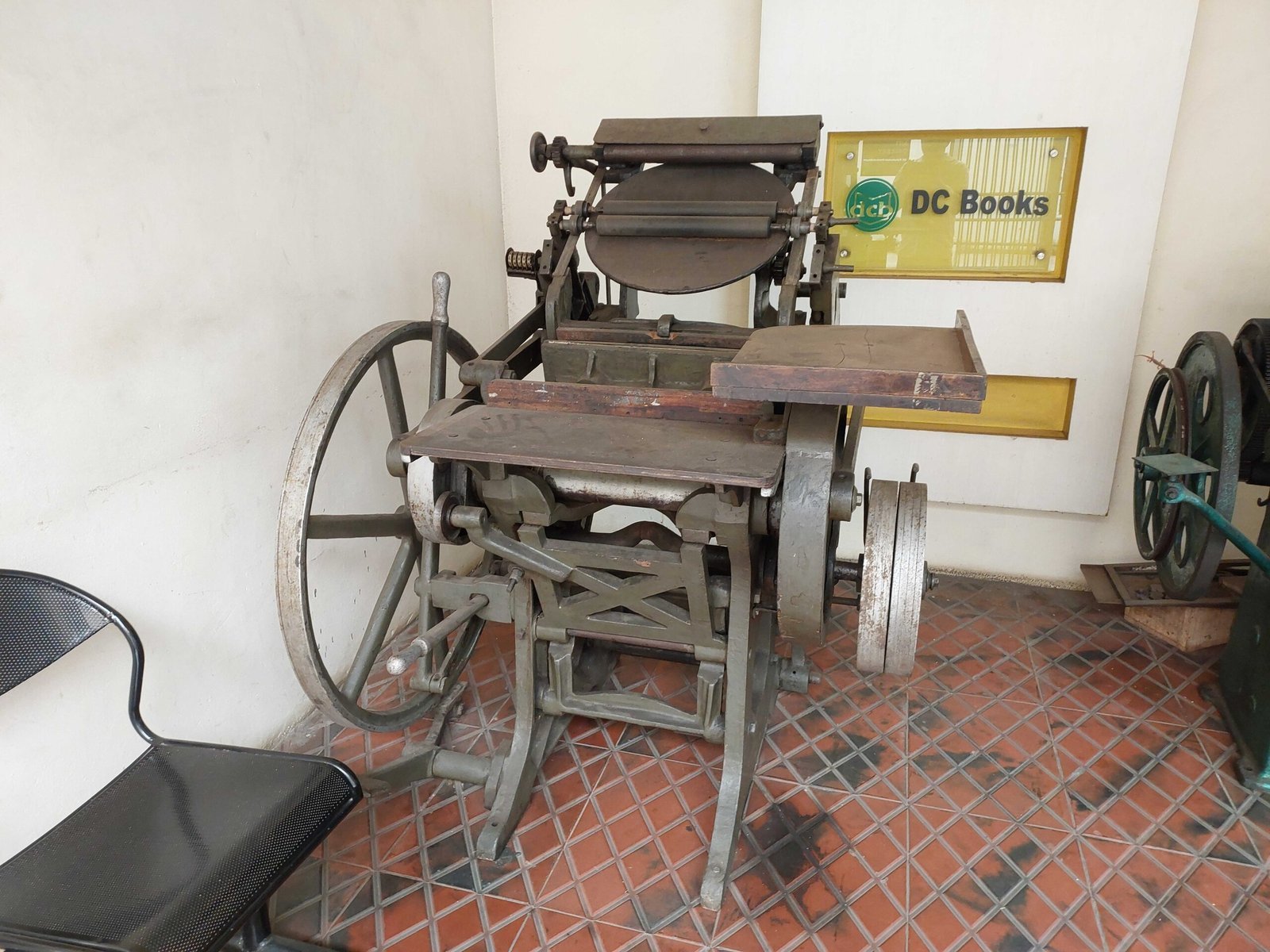 12. Gutenberg's Printing Press (circa 1440) (By Vis M, CC BY-SA 4.0)