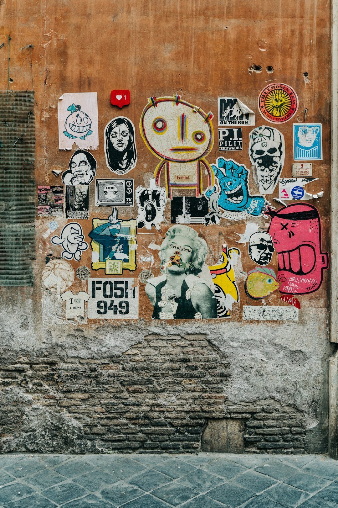 The Digital Revolution and the Birth of Online Pop Culture (Image Credits: Unsplash)
