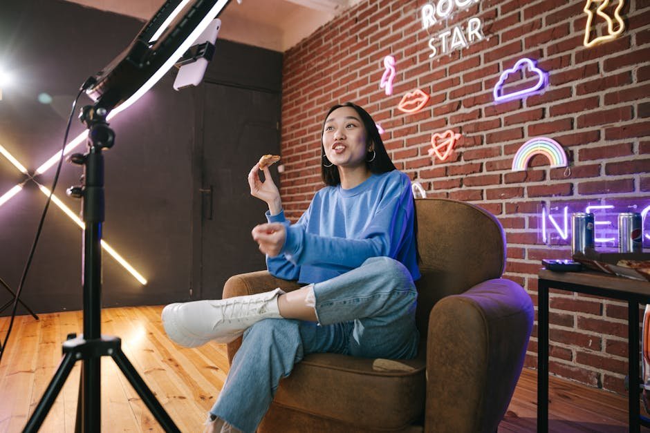 Social Platforms and the Era of the Everyday Celebrity (Image Credits: Pexels)