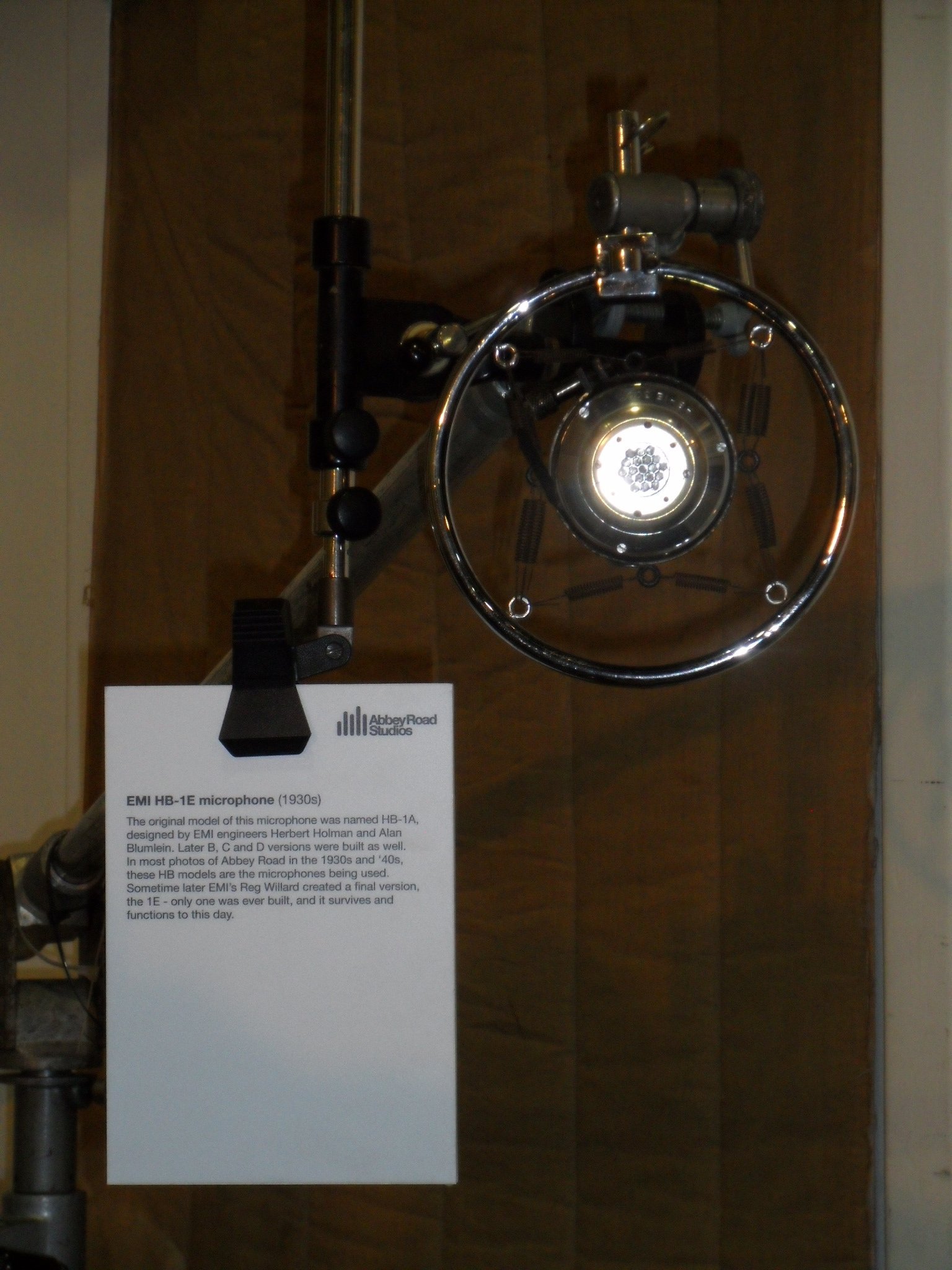 Jack Mullin - The Engineer Who Gave Birth to the Modern Recording Studio (Flickr: SAM_4396, CC BY 2.0)