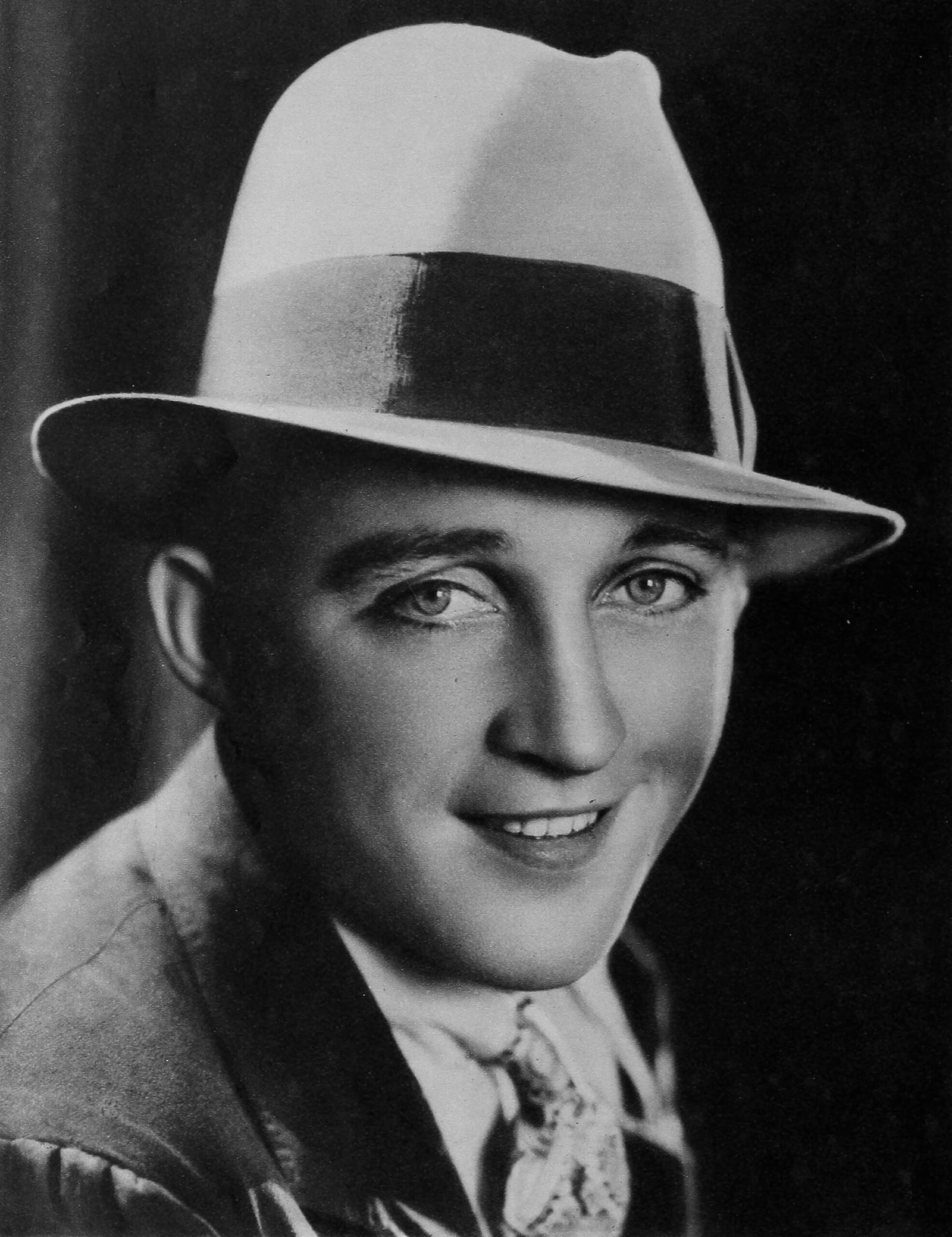 1. "White Christmas" – Bing Crosby (1942): The Song That Set the All-Time Standard (By Uncredited, Public domain)