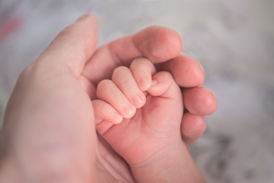 The Midwife Thought He Was Stillborn (Image Credits: Unsplash)